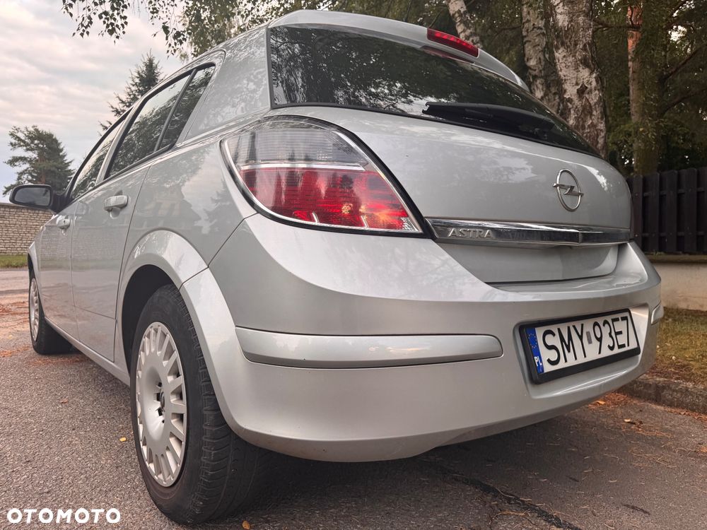 Opel Astra 1.6 Active - 11