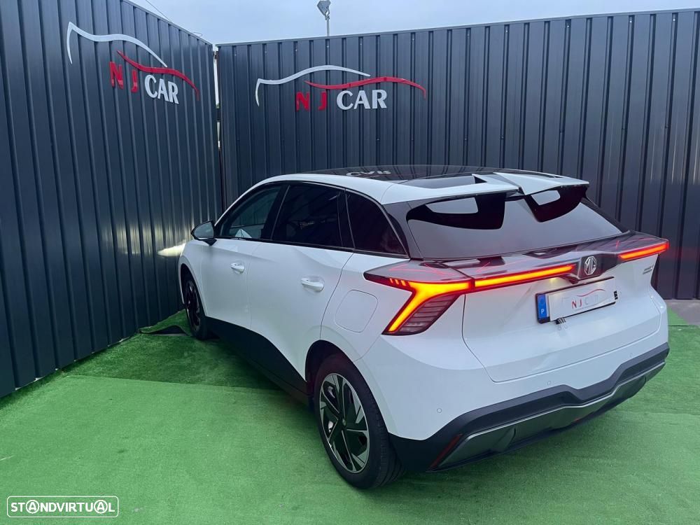 MG MG4 64 kWh Luxury - 6