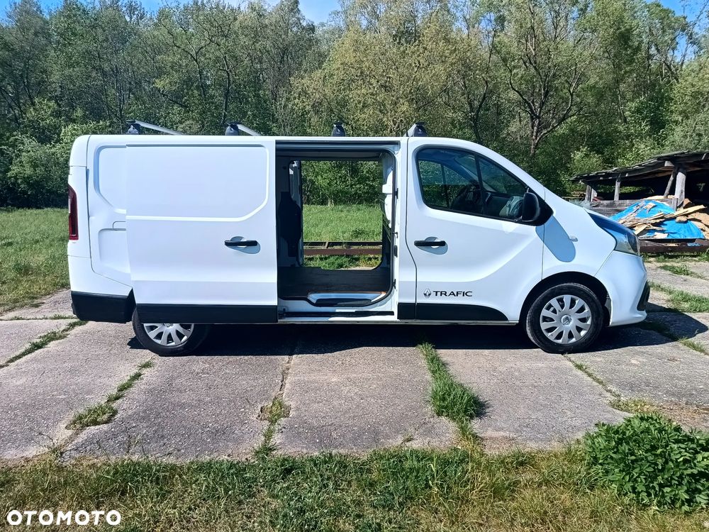 Renault Trafic L2H1 1.6 diesel 145kM 2018rok WEBASTO, CZUJNIKI PARKOWANIA, HAK, NIEWIELKI PRZEBIEG stan BDB, BEZWPADKOWY! - 7