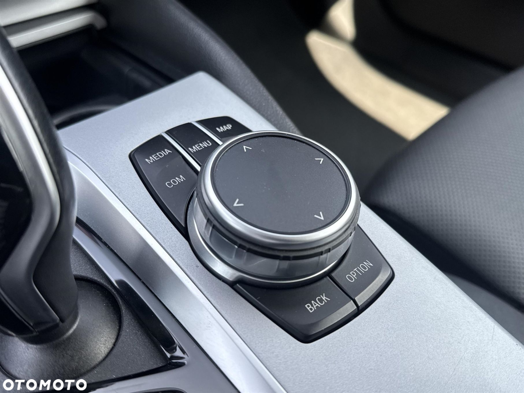 BMW Seria 5 520d xDrive - 16