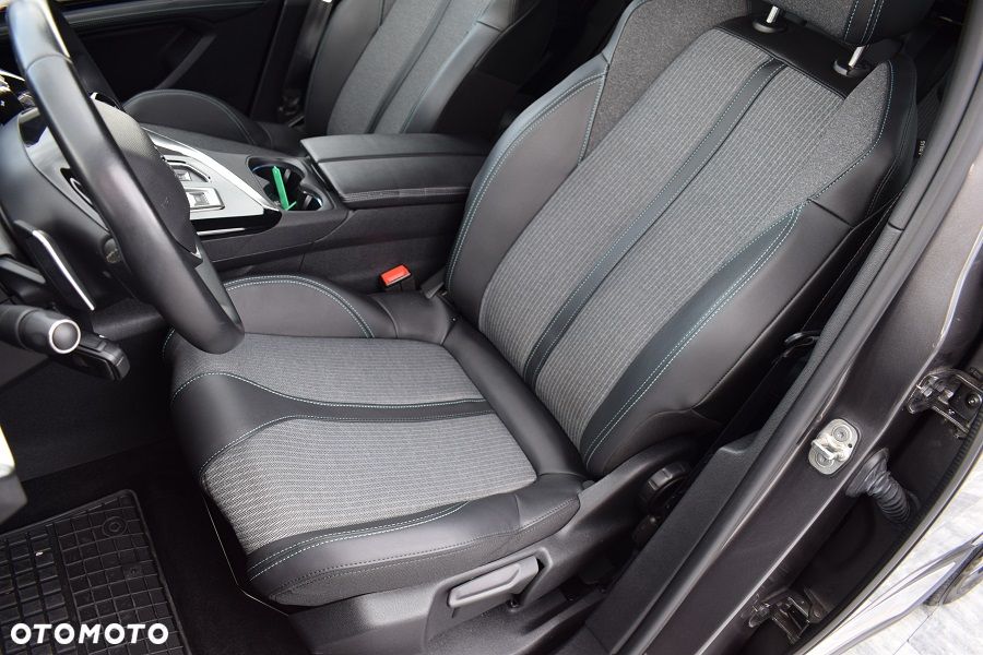 Peugeot 3008 1.6 PureTech Hybrid PHEV Allure Pack S&S EAT8 - 7