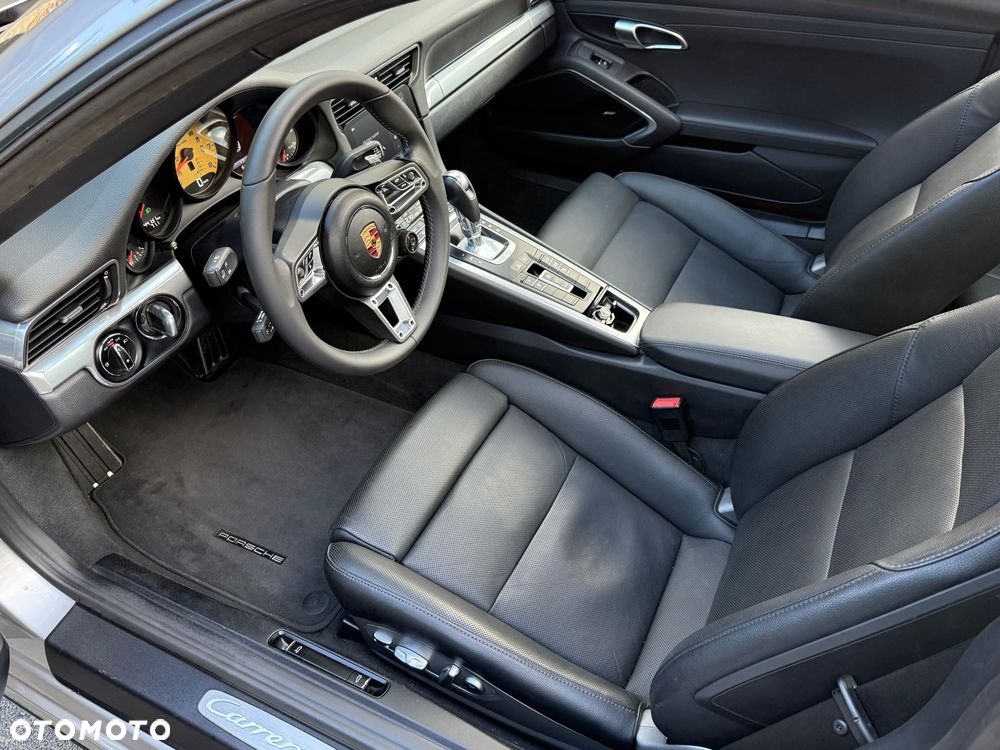 Porsche 911 Carrera 4S - 12