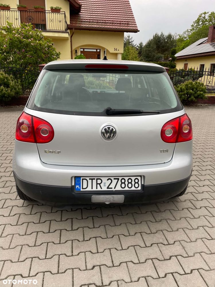 Volkswagen Golf - 5