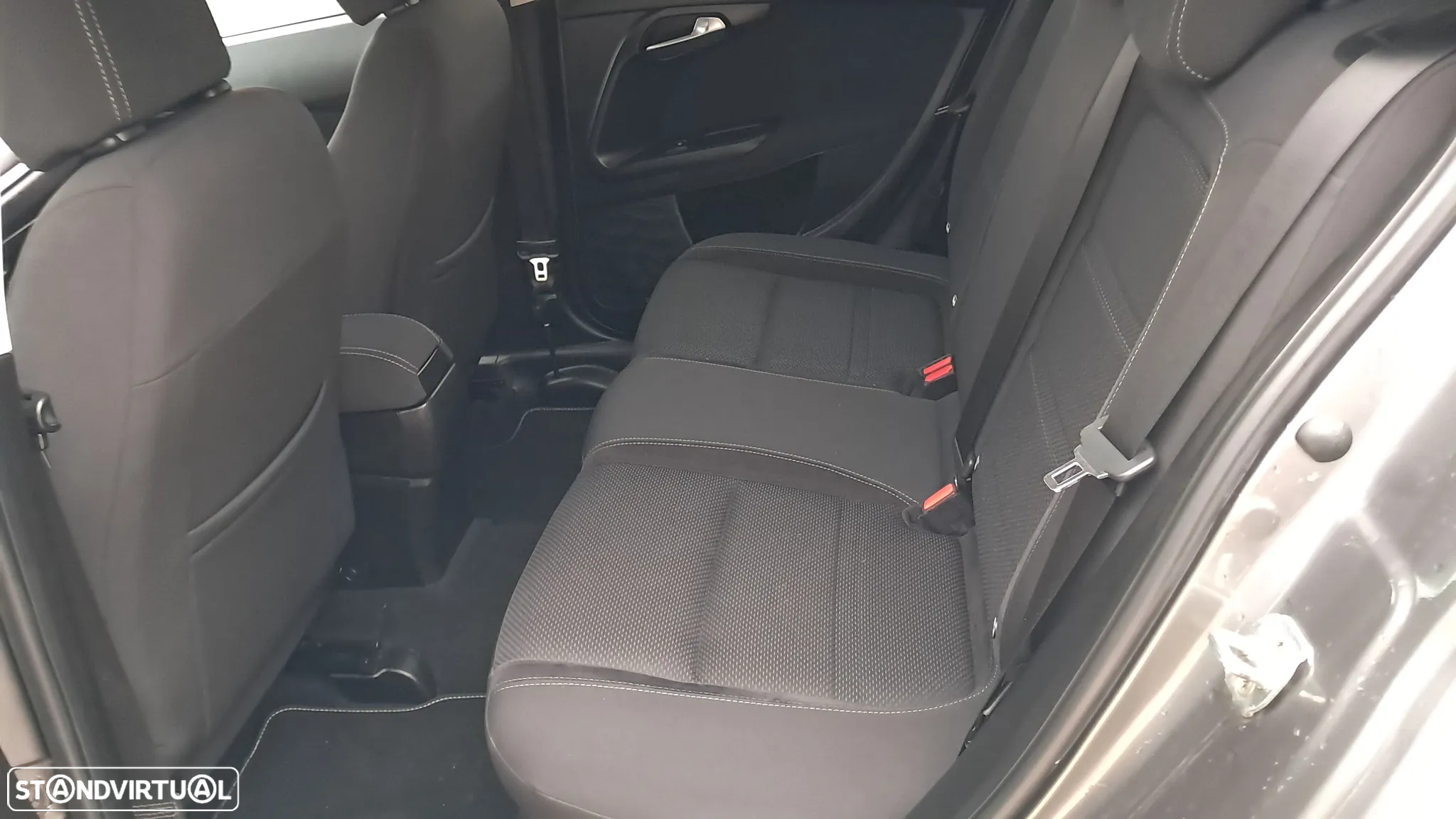 Fiat Tipo Station Wagon 1.3 M-Jet Lounge - 33