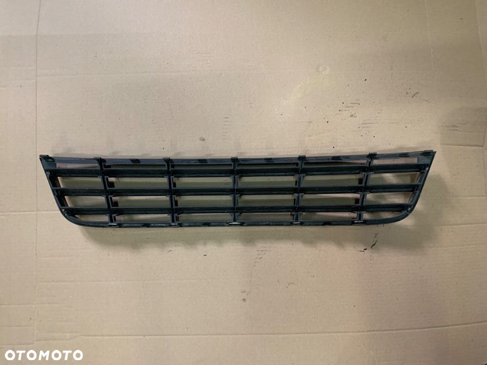 053-22-450 Kratka atrapa Środkowa zderzaka volkswagen Passat b6 - 2