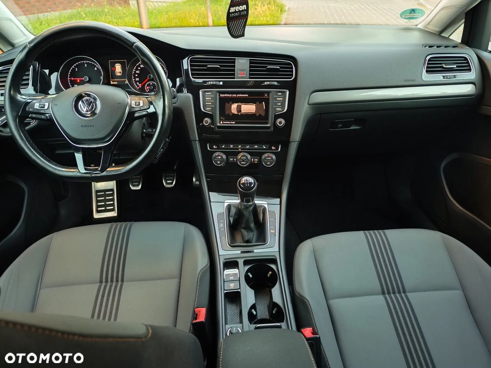 Volkswagen Golf 1.6 TDI BlueMotion Technology Allstar - 11