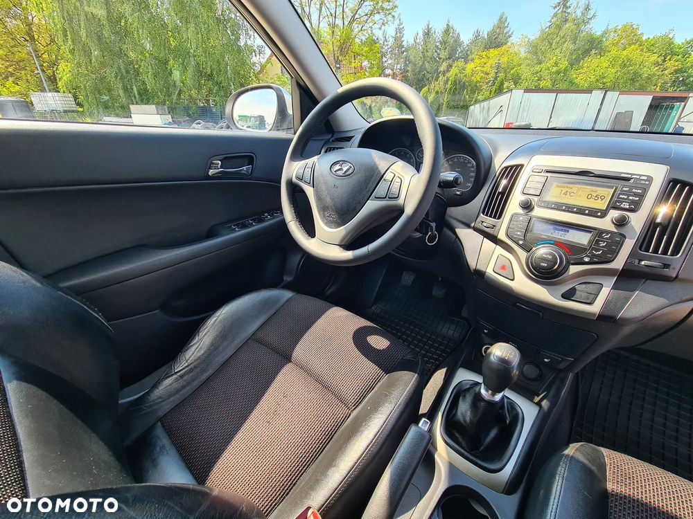 Hyundai i30 i30cw 1.4 Edition 20 - 27