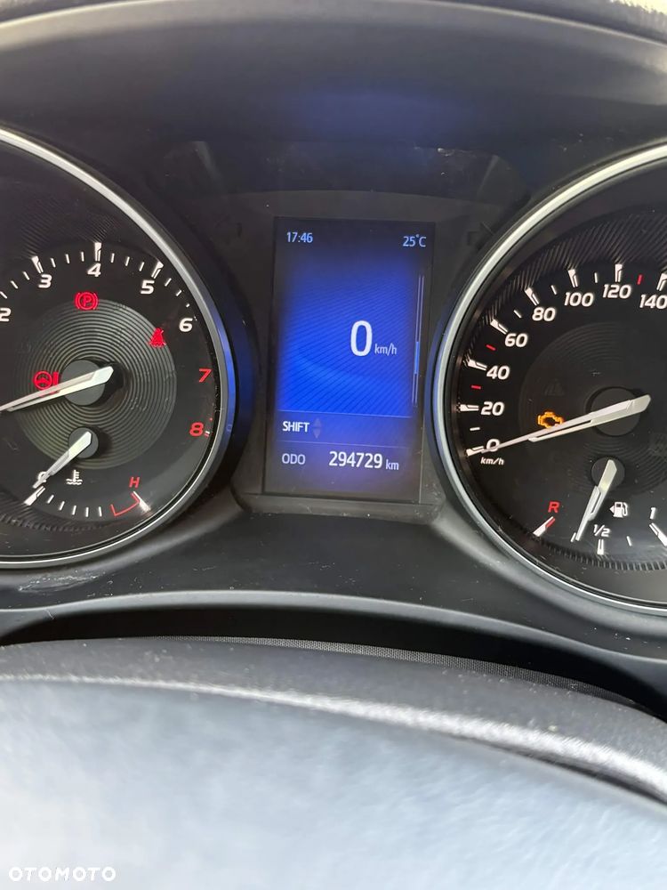 Toyota Avensis 1.8 Premium - 8