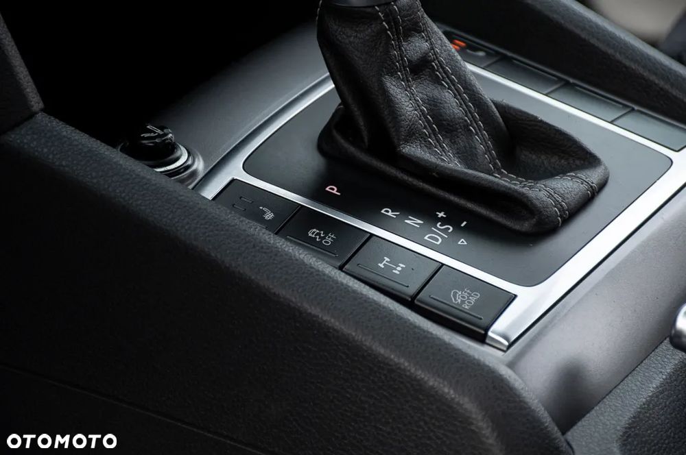 Volkswagen Amarok 2.0 BiTDI BMT Autm Dark Label - 15