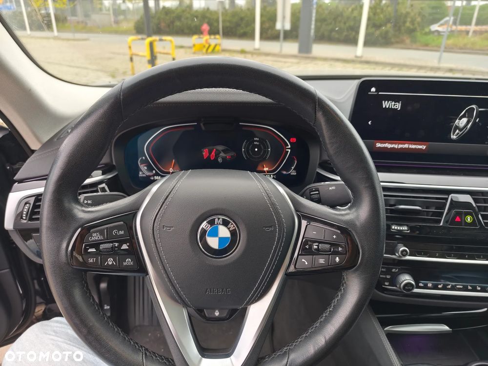 BMW Seria 5 520d xDrive Luxury Line - 9
