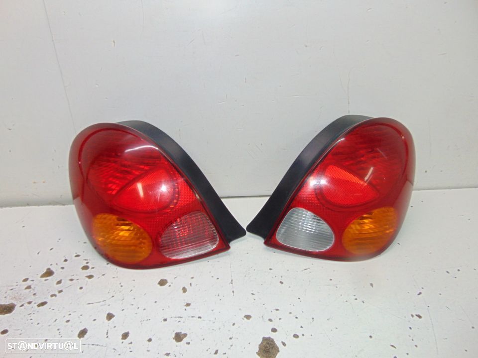 Toyota corolla farolins - 1