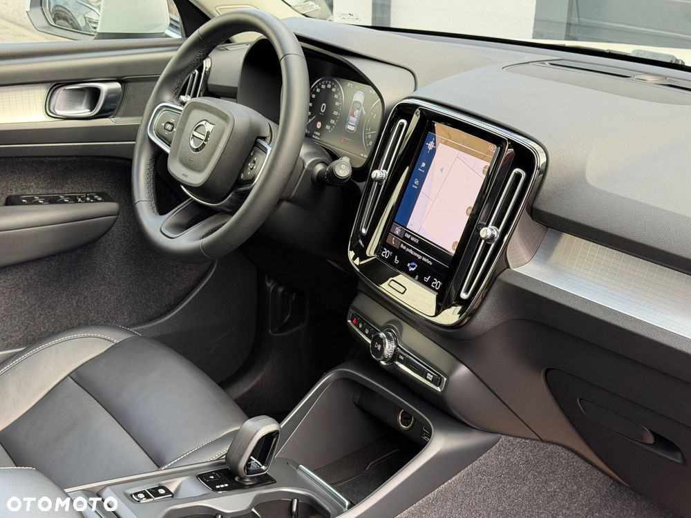 Volvo XC 40 B4 B DKG Momentum Pro - 34