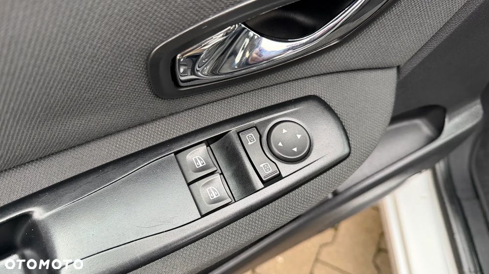 Renault Scenic 1.6 16V 110 TomTom Edition - 9