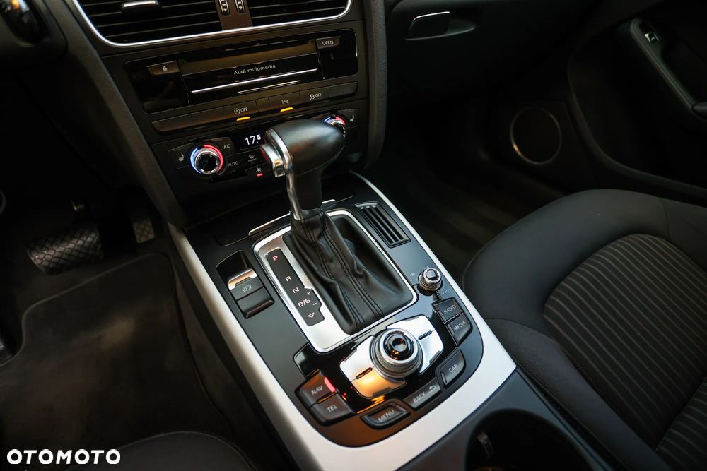 Audi A4 Avant 2.0 TDI DPF clean diesel quattro S tronic S line Sportpaket - 33