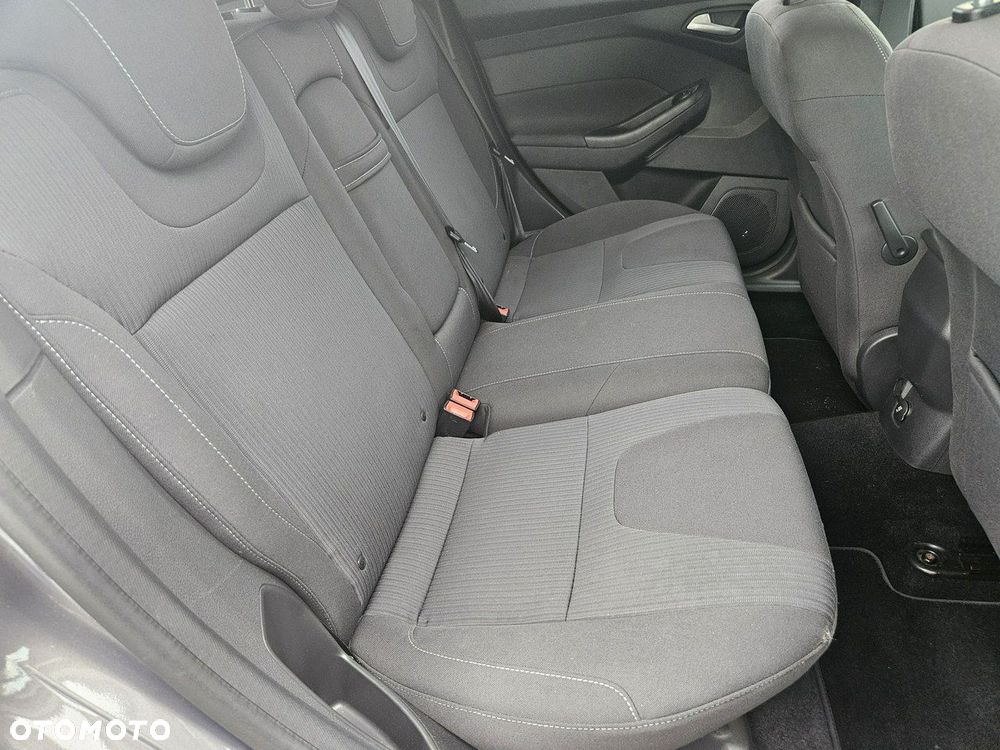 Ford Focus - 25