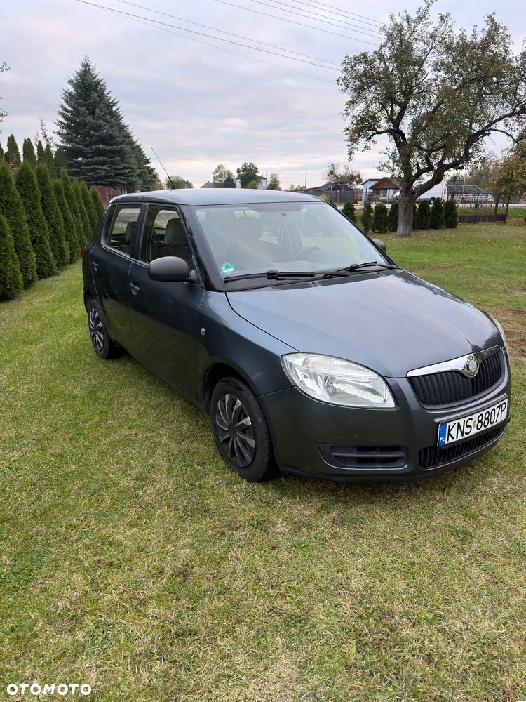 Skoda Fabia 2008 photo 3