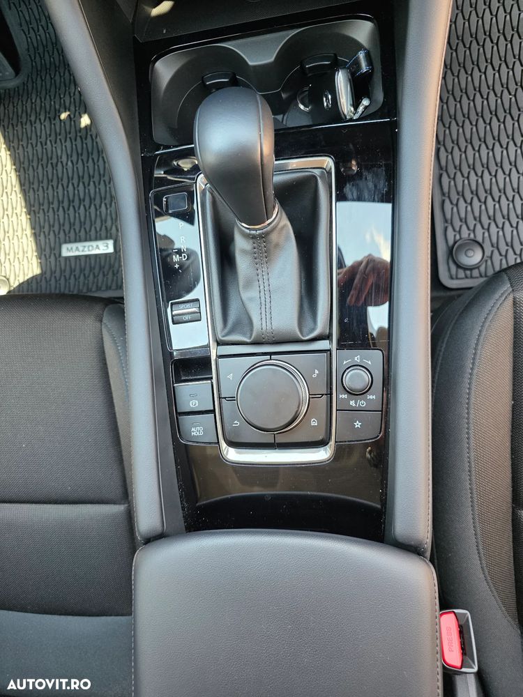 Mazda 3 e-Skyactiv G140 AT MHEV Center-Line - 9