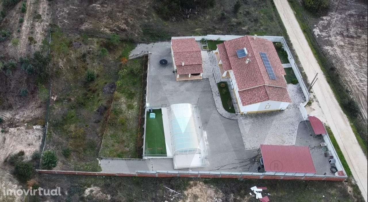 MORADIA T5 + 2 COM 2200 mts de TERRENO - LOGRADOURO, PISCINA AQUECIDA - Grande imagem: 2/60