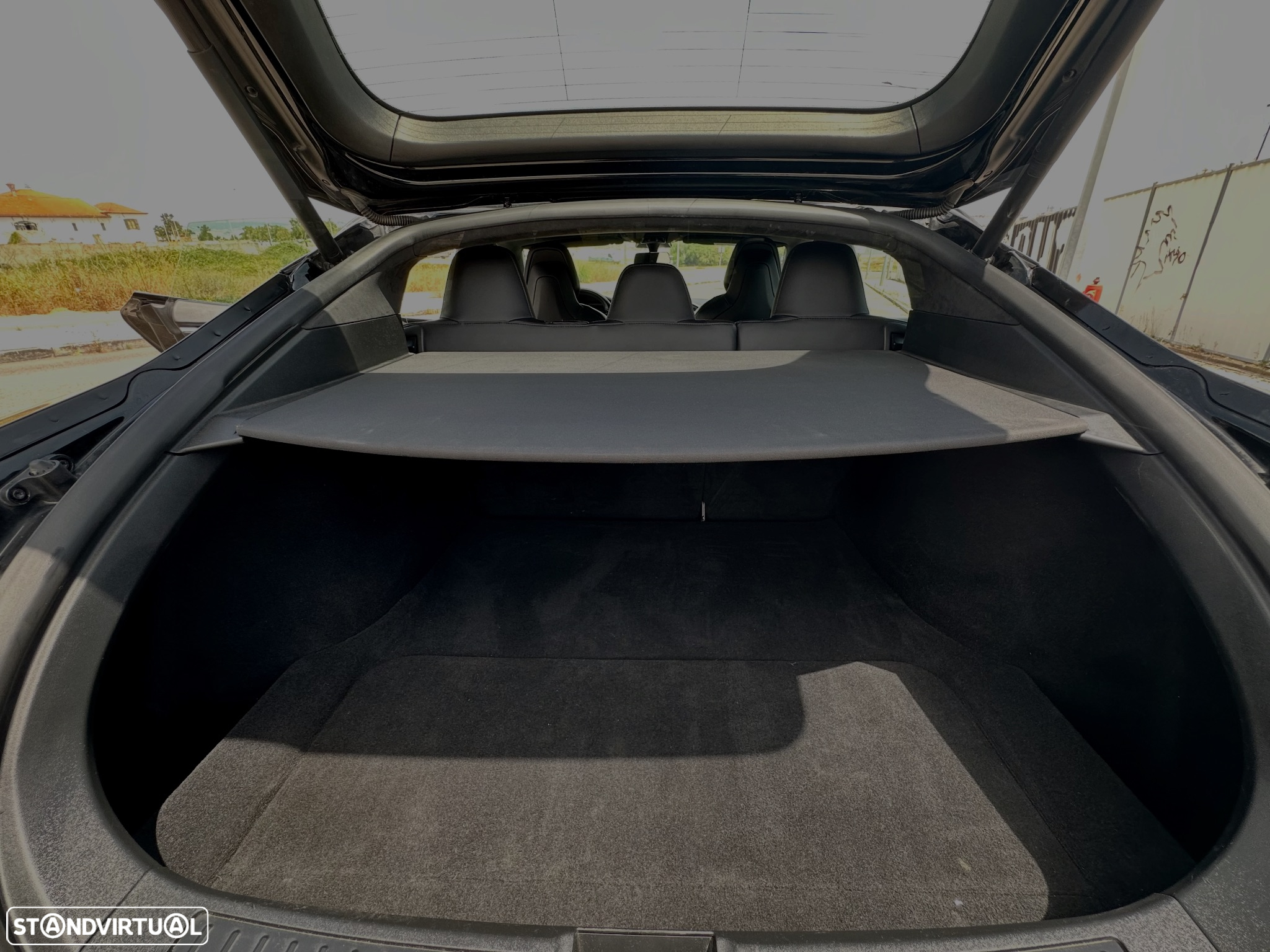 Tesla Model S - 9