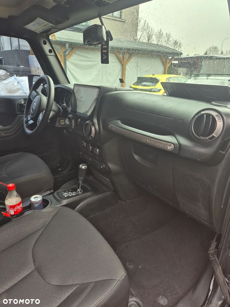 Jeep Wrangler 3.6 Unlim Night Eagle - 11