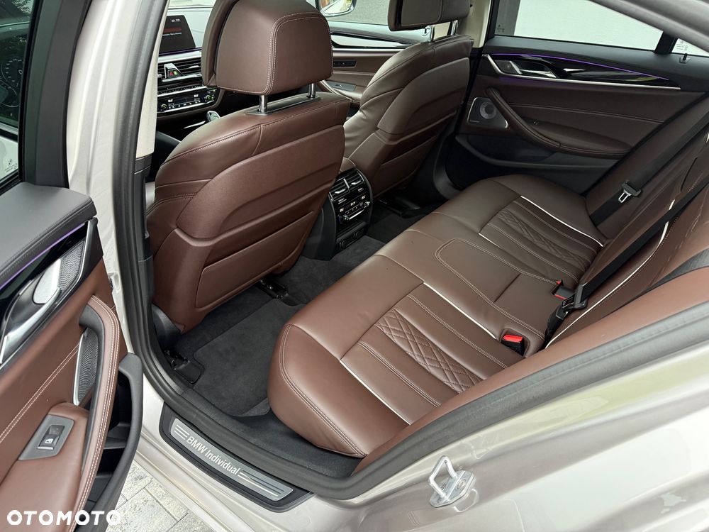 BMW Seria 5 540d xDrive - 24
