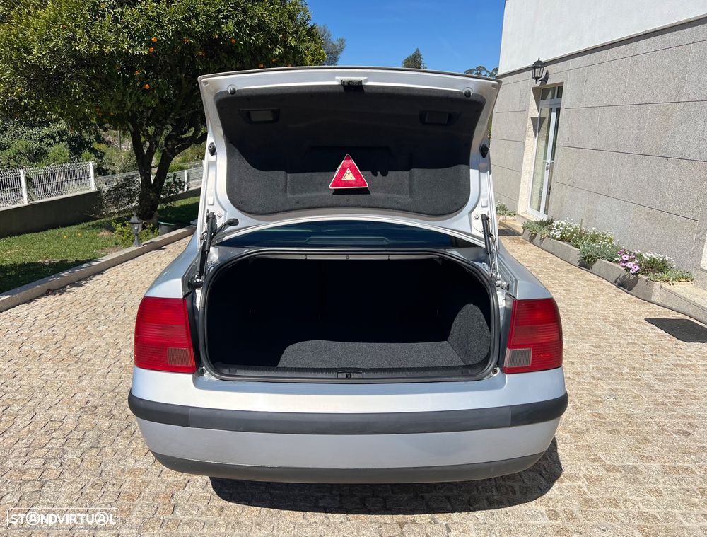 VW Passat 1.9 TDi Confortline - 5