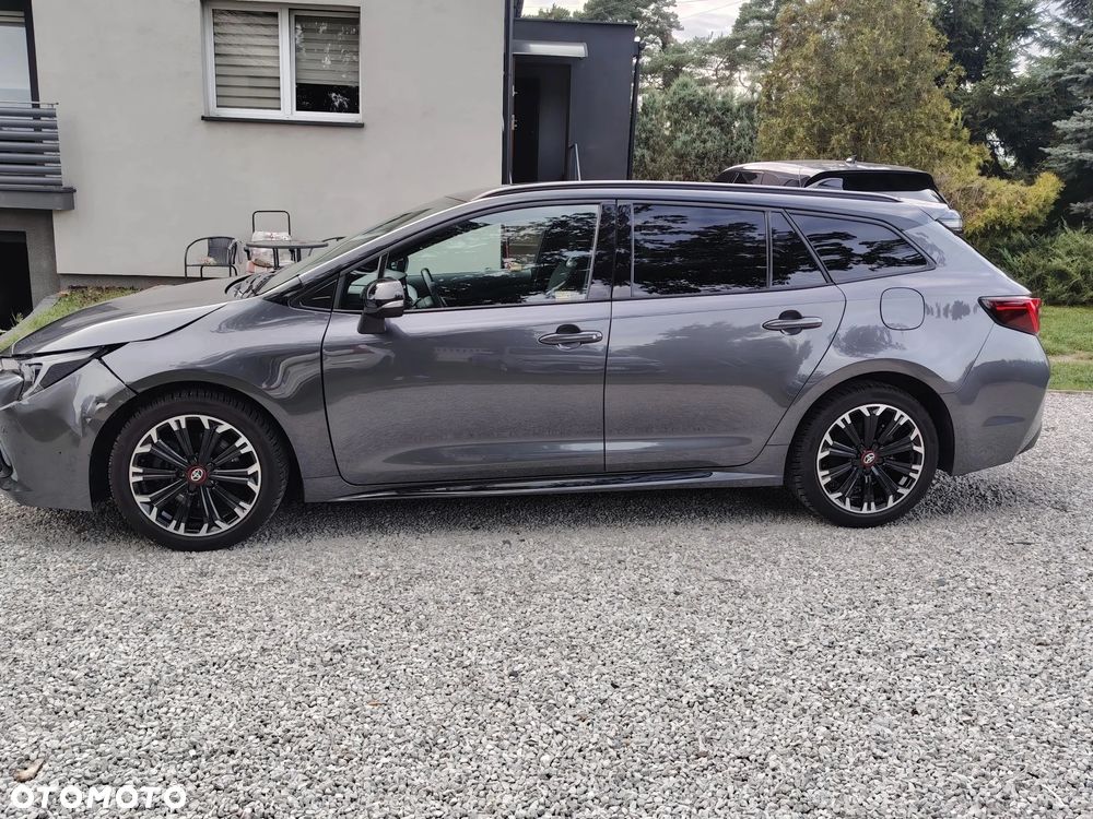 Toyota Corolla 2.0 Hybrid GR Sport Dynamic - 2