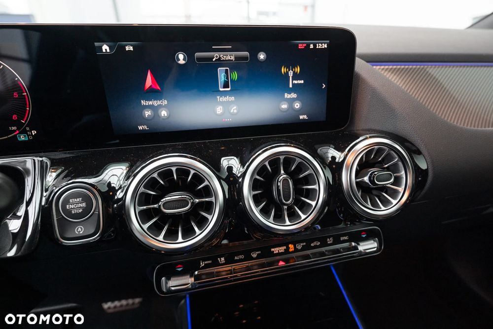 Mercedes-Benz GLA 200 d 4-Matic AMG Line - 14