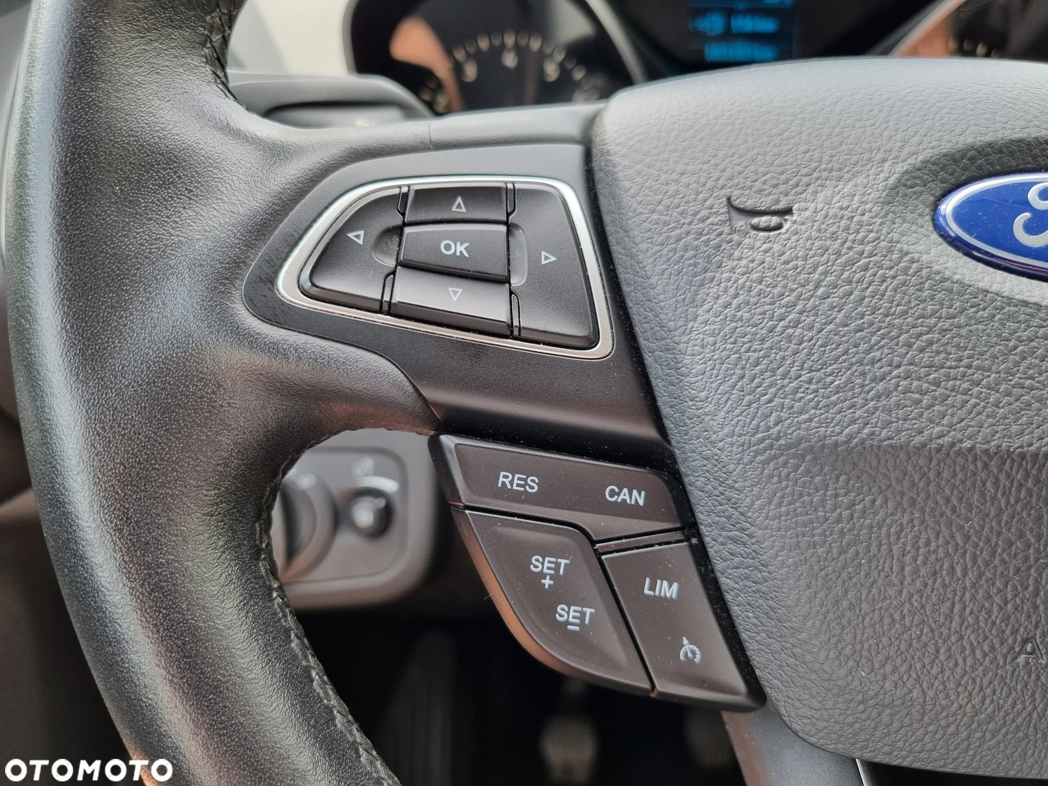 Ford Kuga 1.5 EcoBoost 2x4 Trend - 11