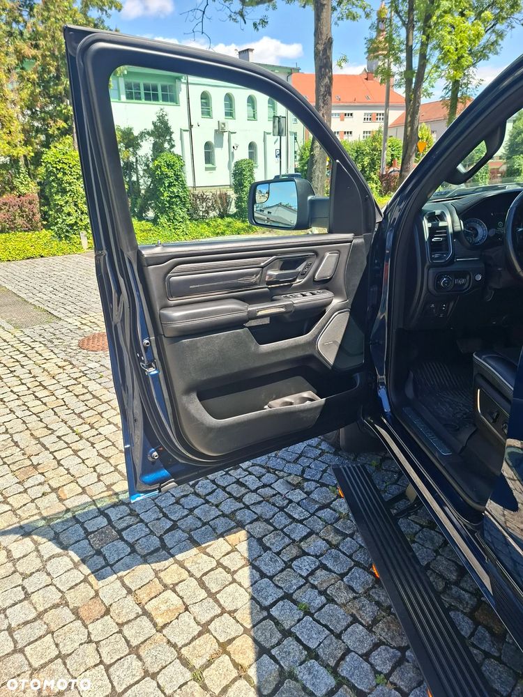 RAM 1500 5.7 Crew Cab Shortbed Limited Black - 13