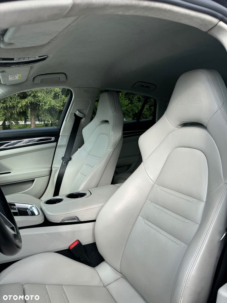 Porsche Panamera Turbo - 9