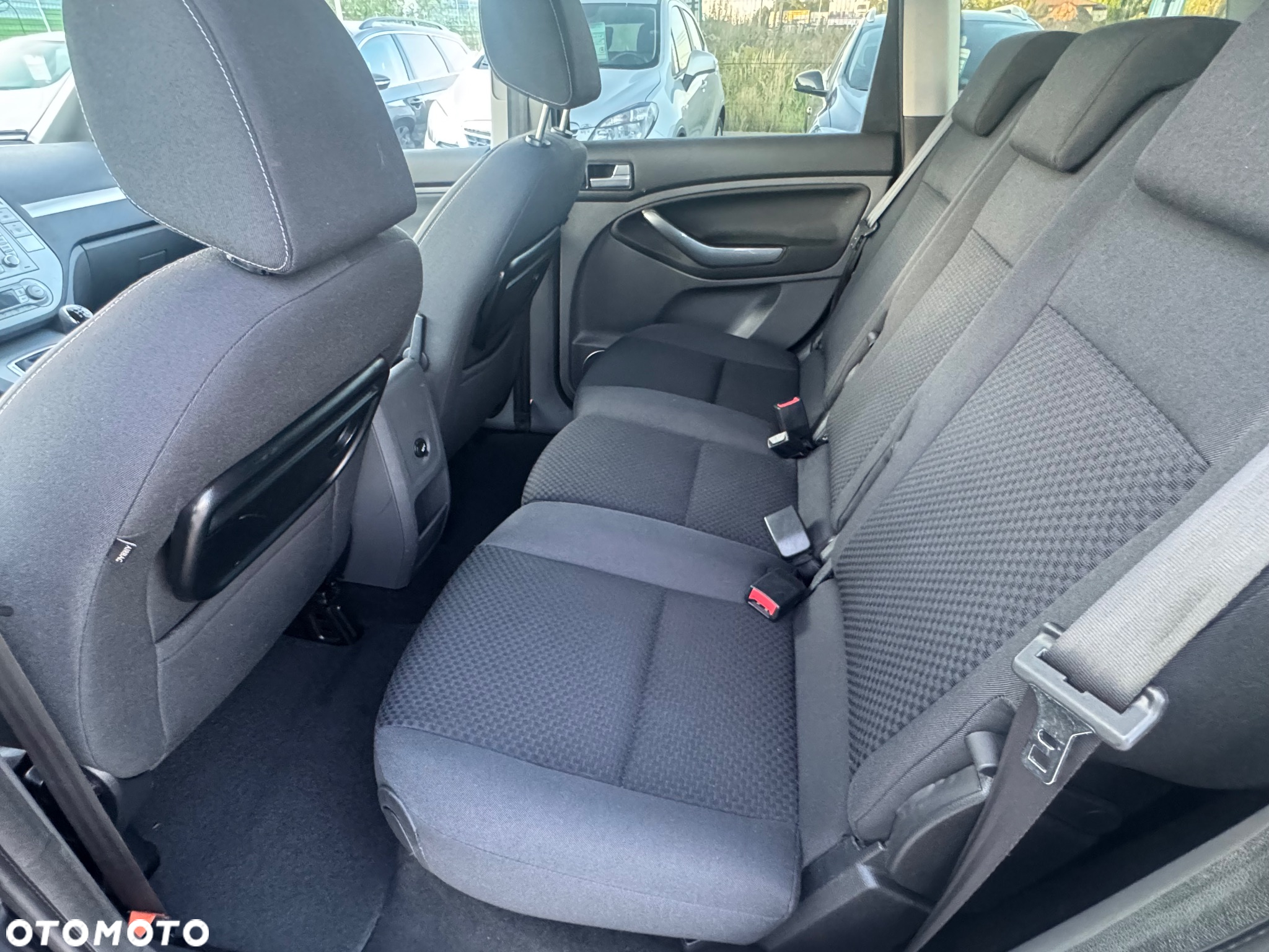 Ford C-MAX 1.8 Ghia - 33