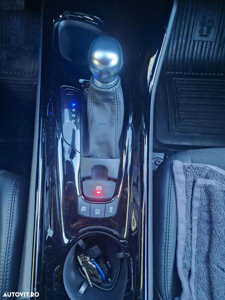 Toyota C-HR - 11