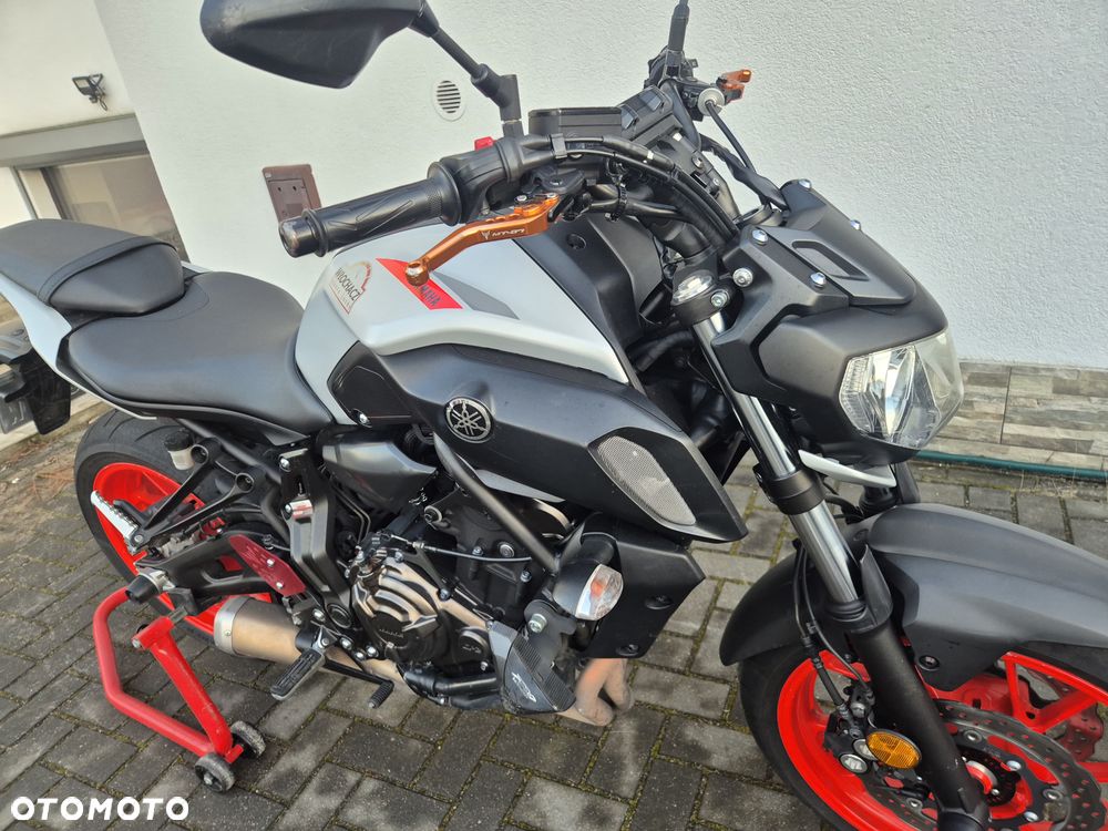 Yamaha MT - 8
