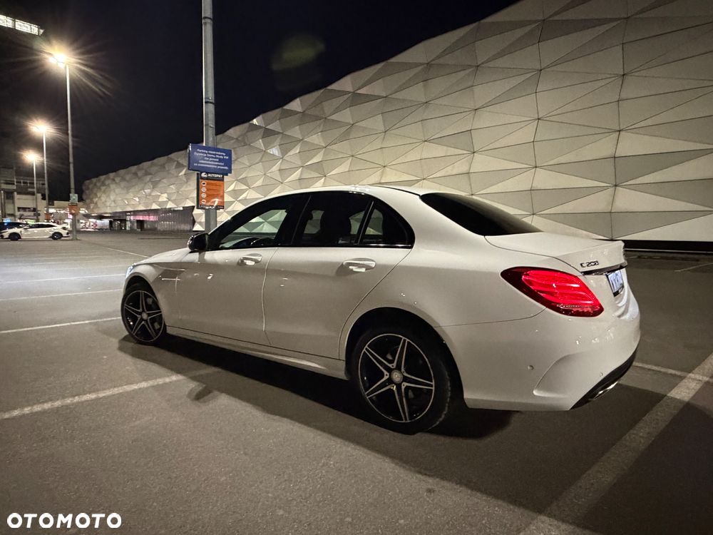 Mercedes-Benz Klasa C 200 4-Matic 9G-TRONIC - 15