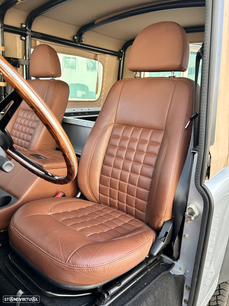 Land Rover Defender 90 2.4 CRD S - 38