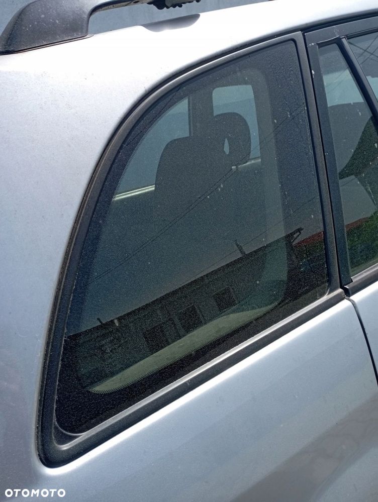 TOYOTA RAV4 II LIFT 05 SZYBA KAROSERYJNA PRAWA TYŁ - 1