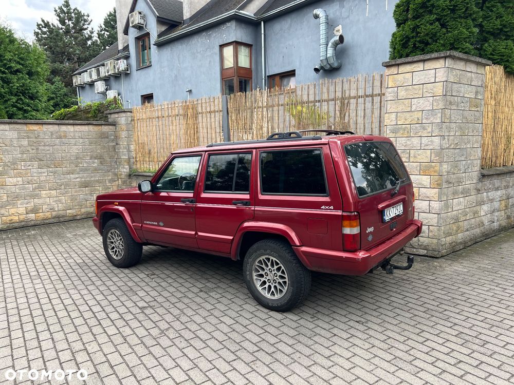 Jeep Cherokee - 4