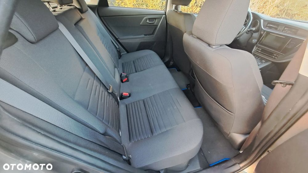 Toyota Auris 1.8 HSD Sol - 9