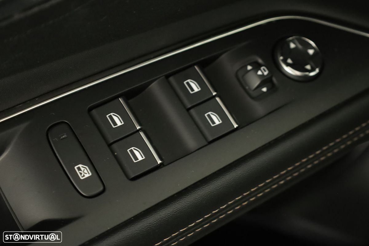 Peugeot 3008 1.2 PureTech GT EAT8 - 21