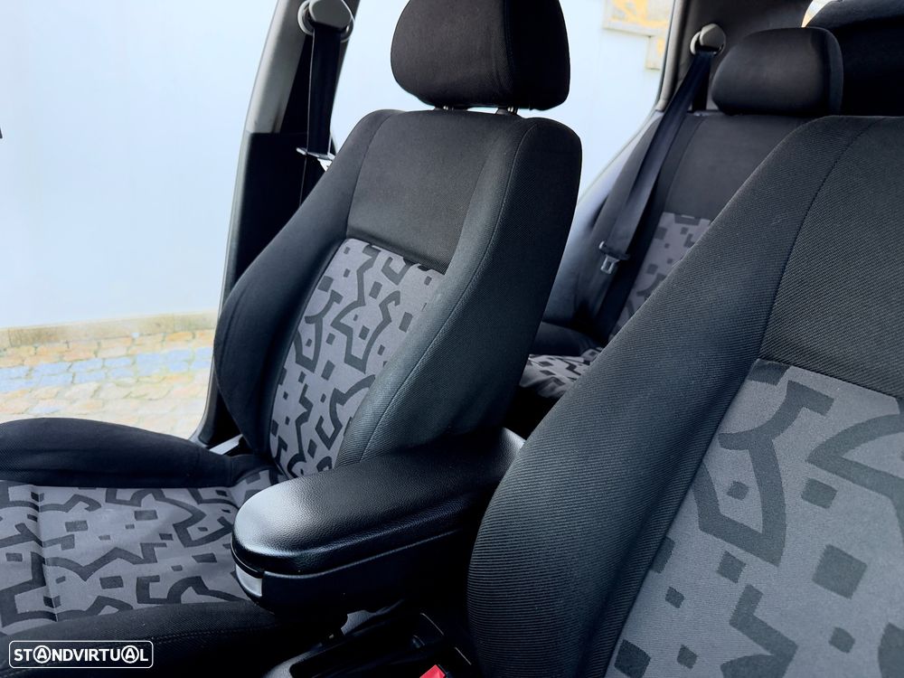 VW Golf 1.9 TDi Confortline AC - 35