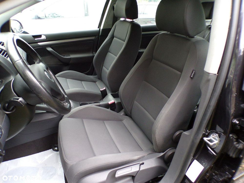 Volkswagen Golf - 27