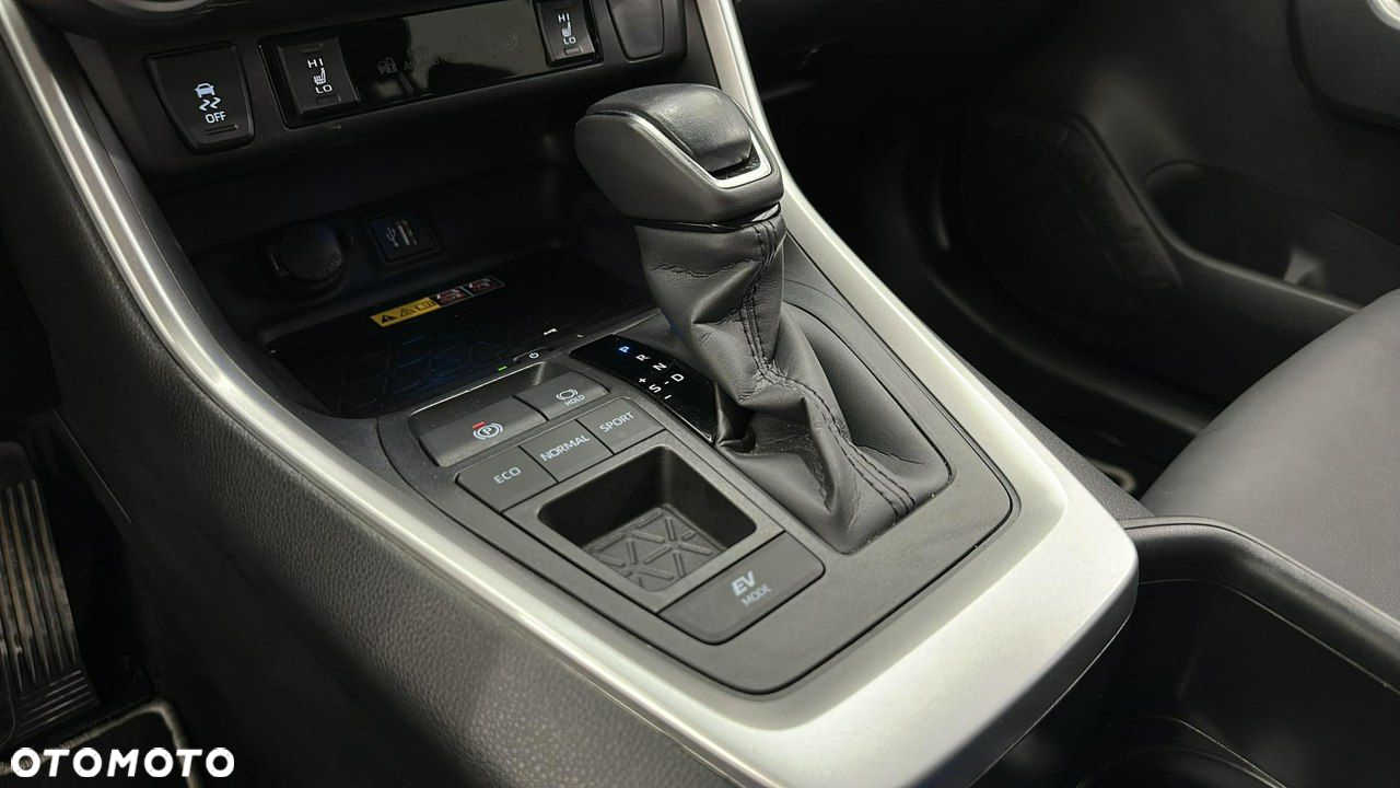 Toyota RAV4 - 18