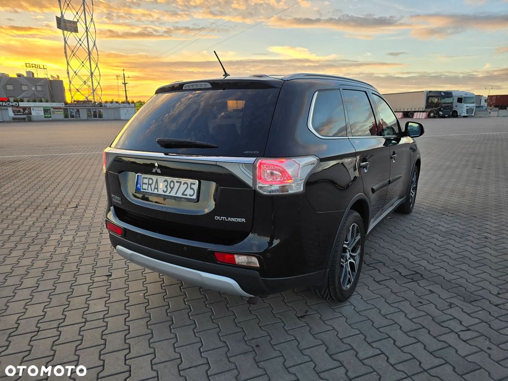Mitsubishi Outlander 2.2 DID Intense + 4WD - 4