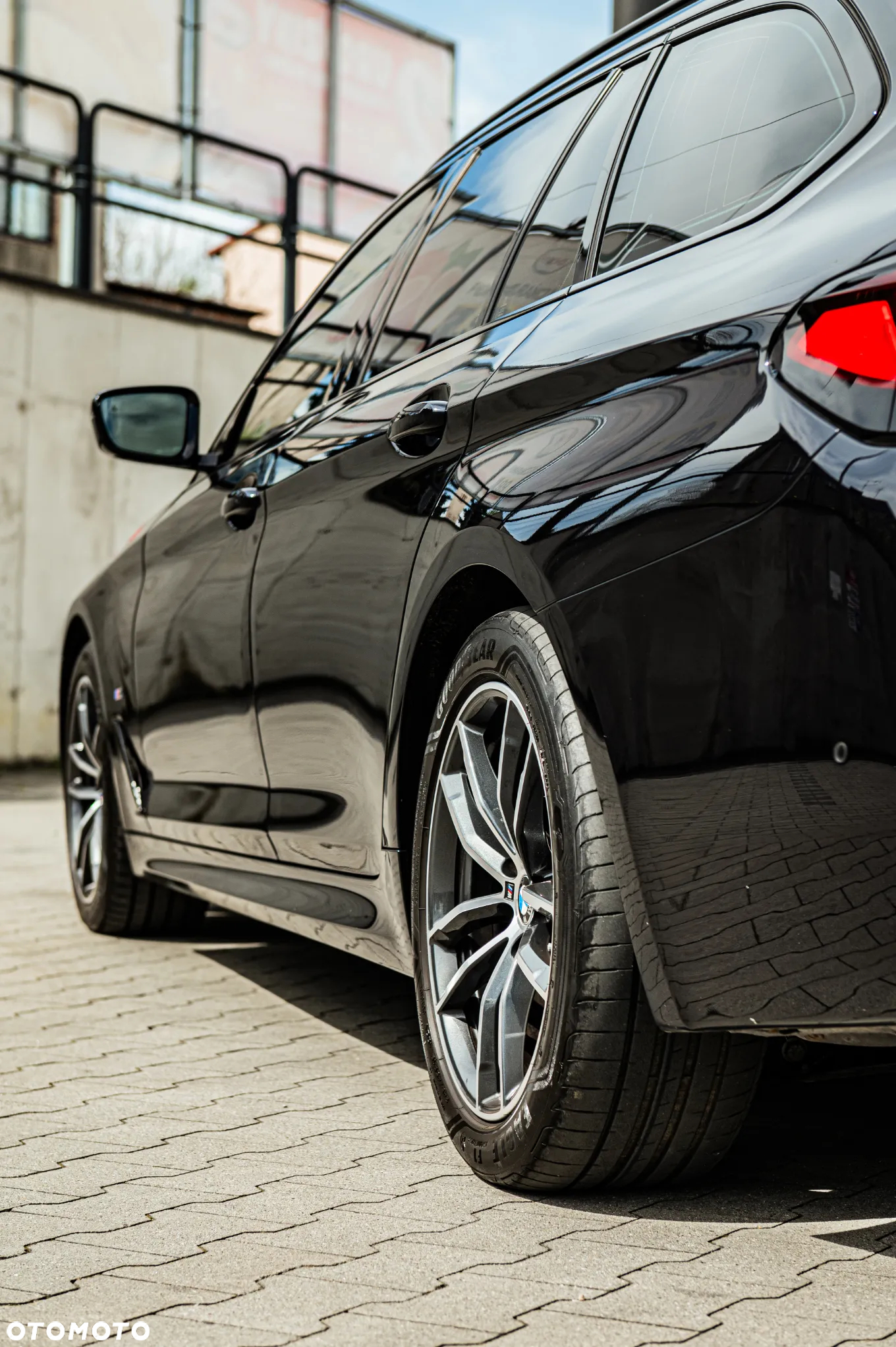 BMW Seria 5 530d xDrive Touring M Sport Edition - 12