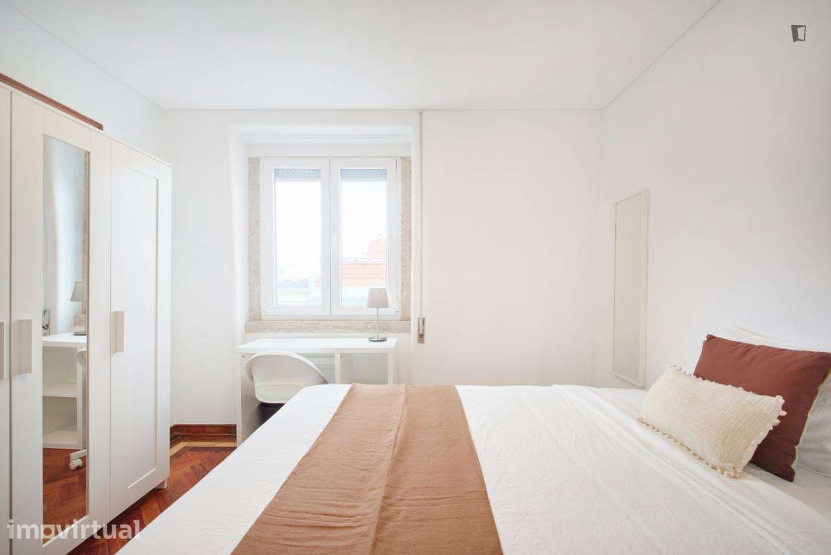 Quarto - localizado em São Sebastião Lisbon - Grande imagem: 2/37