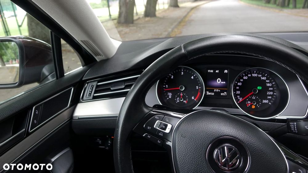 Volkswagen Passat Variant 2.0 TDI DSG (BlueMotion Technology) Highline - 16