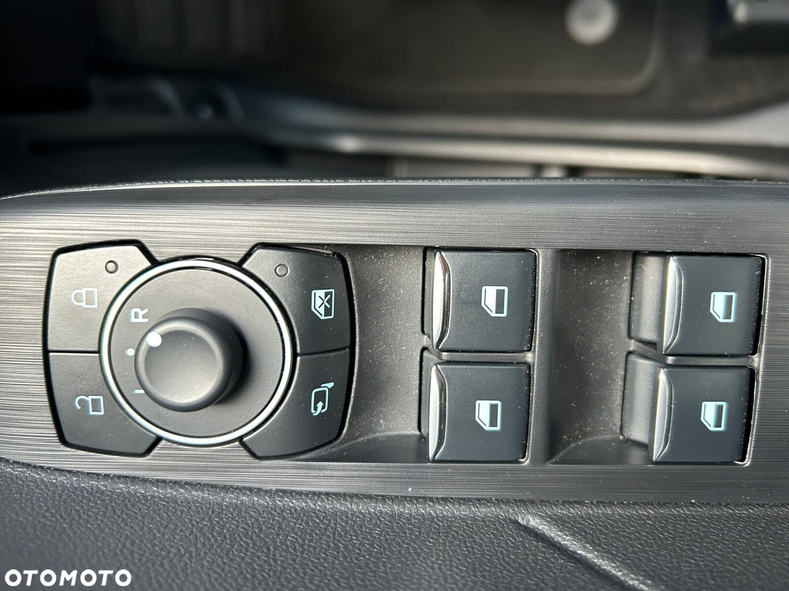 Ford Kuga 1.5 EcoBoost FWD Titanium X - 23