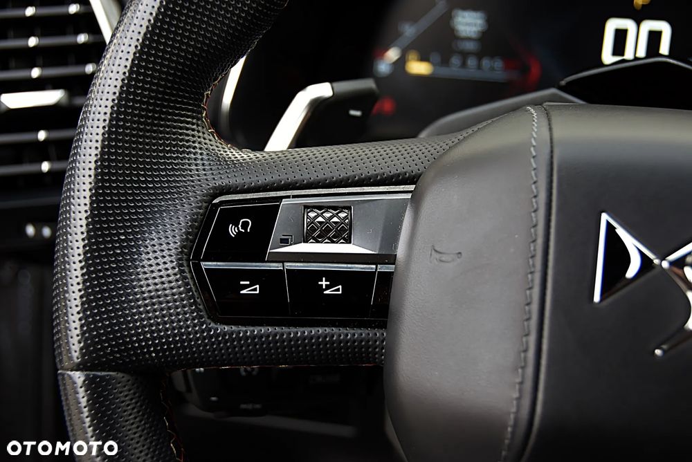 DS Automobiles DS 7 Crossback 1.6 PureTech Performance Line + - 33