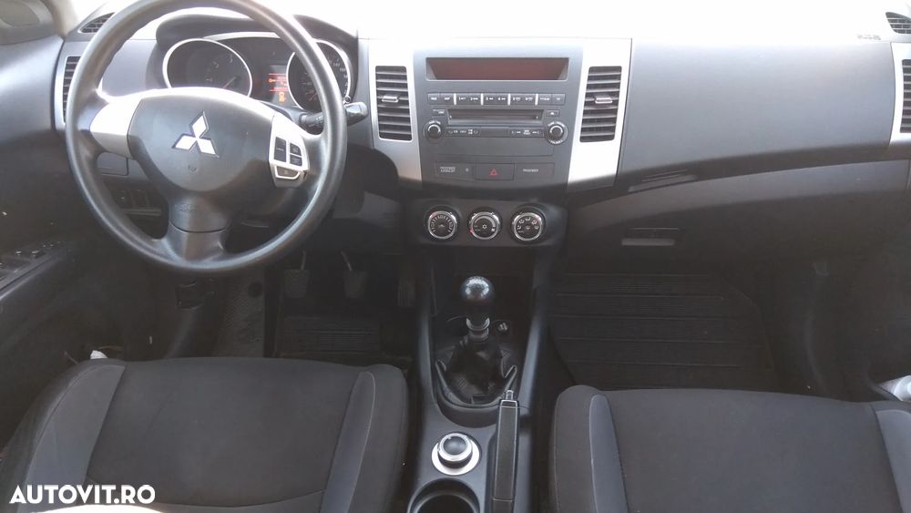 Mitsubishi Outlander 2.2 DI-D 4WD Invite+ A15 - 7